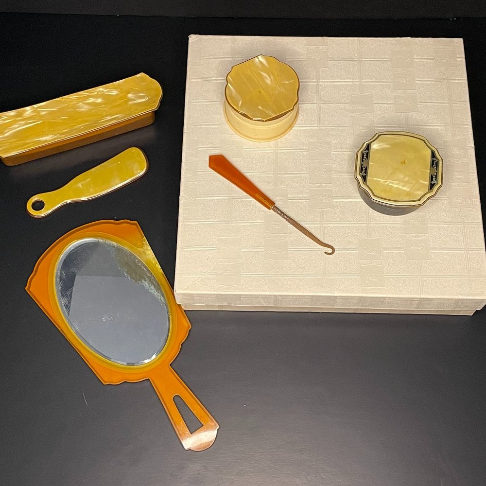 1930s Pyralin Sheraton vanity set